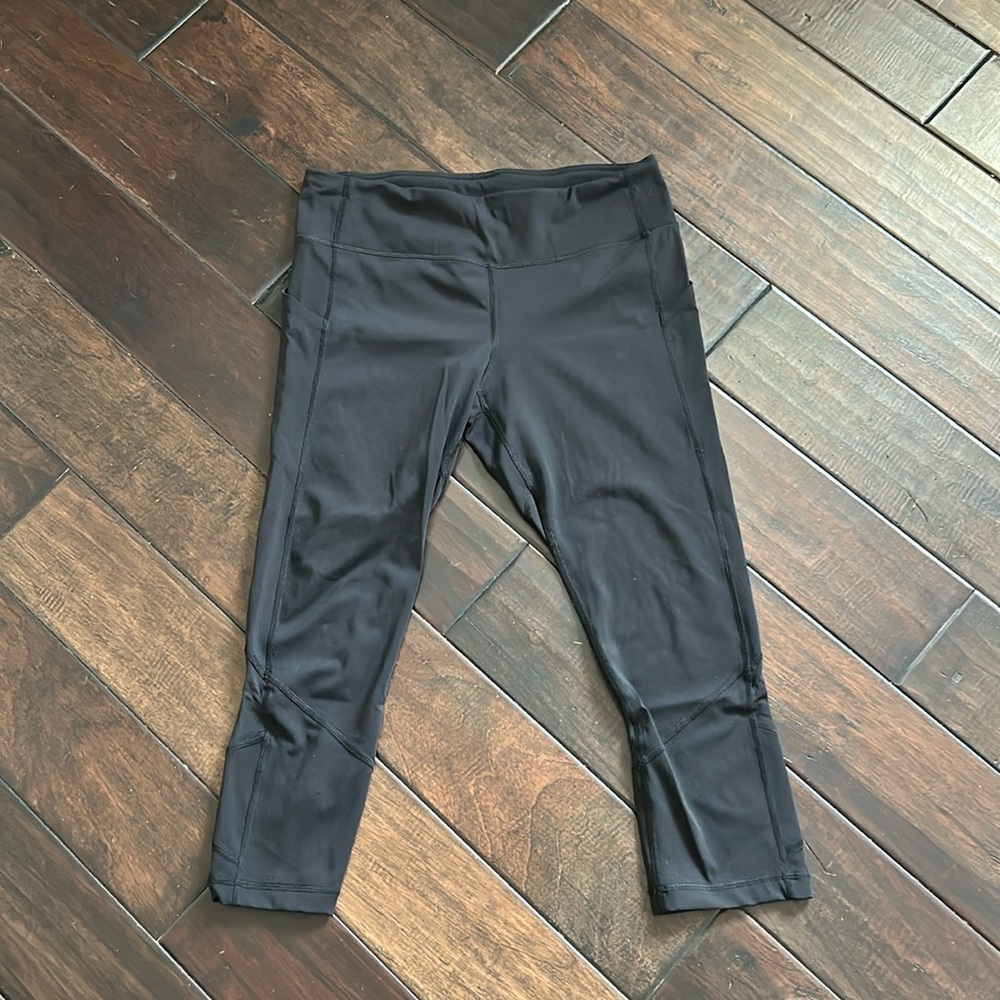 Lululemon Black Capris Leggings size 10 with side  pockets!